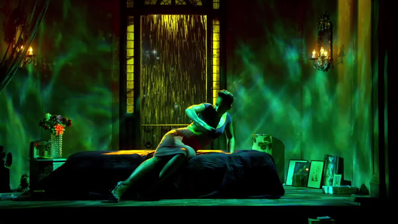 Alicia Keys - Girl On Fire