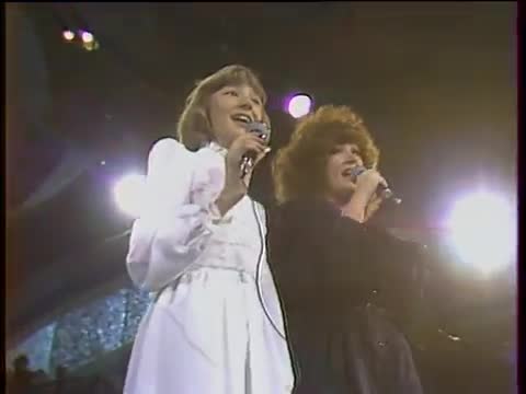 Алла Пугачёва - А знаешь, всё ещё будет