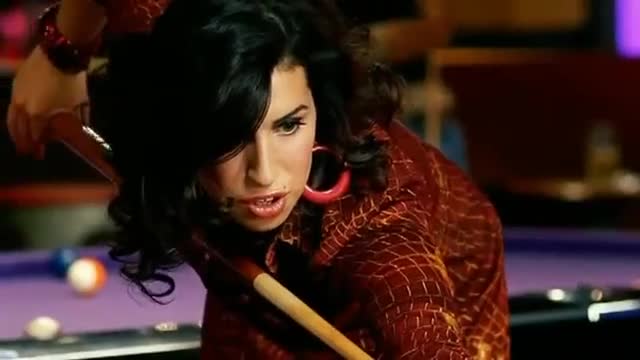 Amy Winehouse - Stronger Than Me
