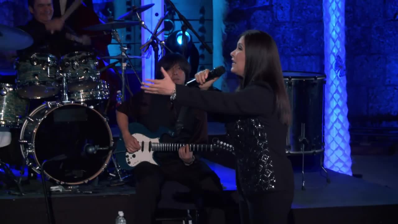 Ana Gabriel - Y aquí estoy