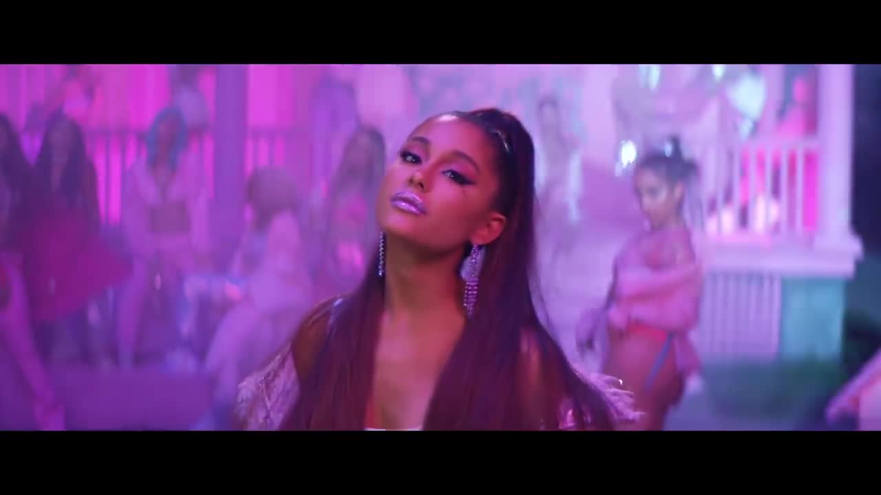 Ariana Grande - 7 rings