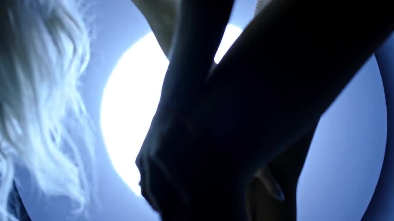 Ariana Grande - Focus