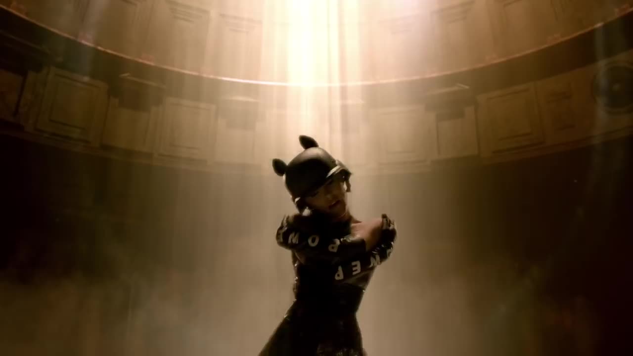 Ariana Grande - God Is a Woman