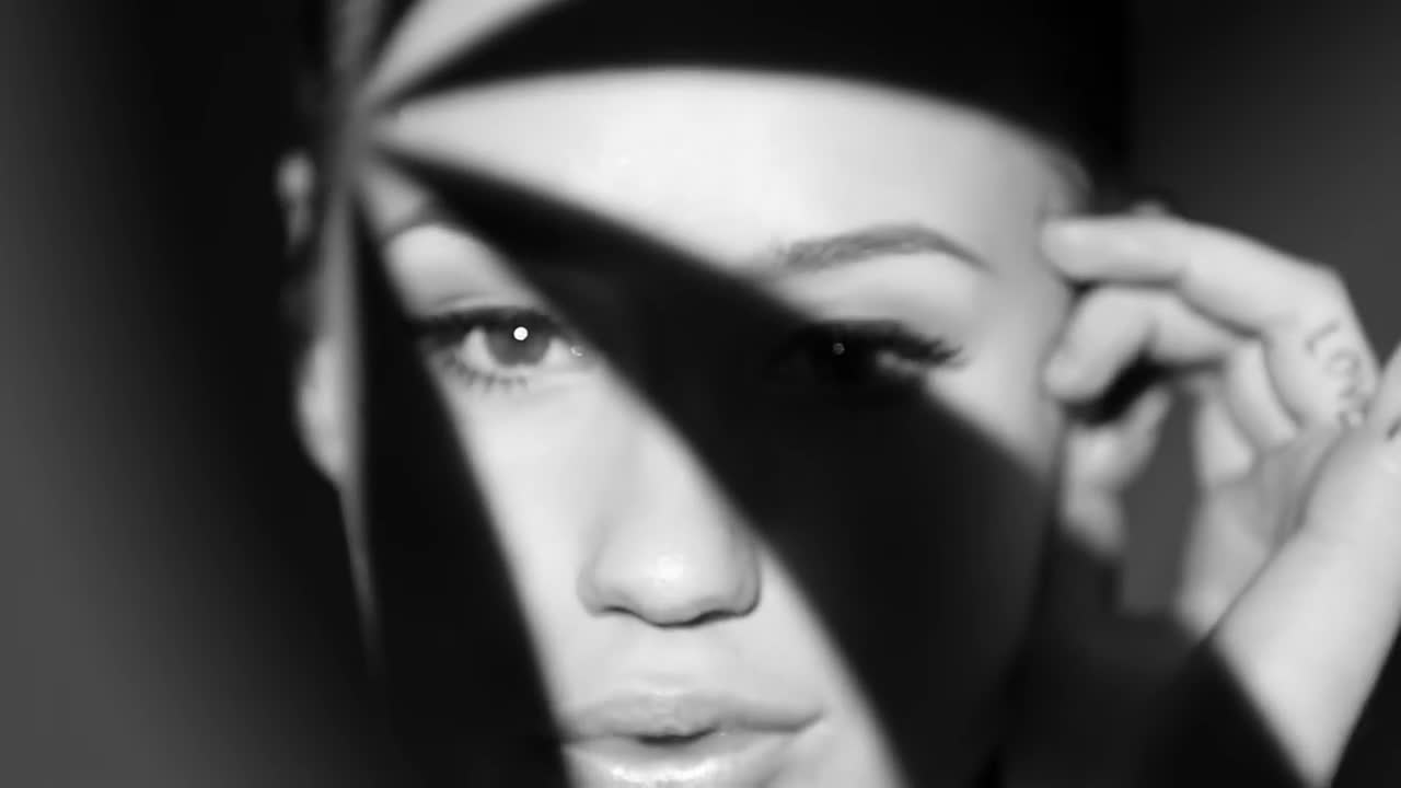Ariana Grande - Problem (lyric video)