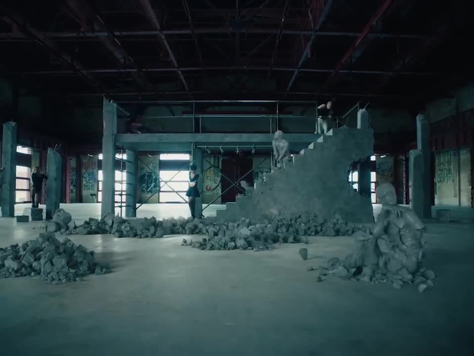 Ariana Grande - yes, and?