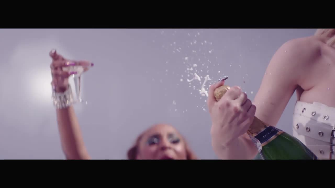 Ava Max - Kings & Queens