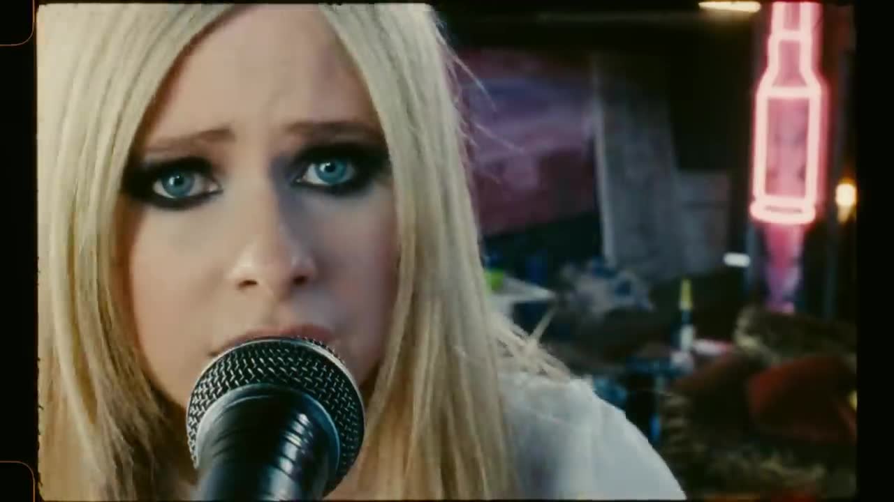 Avril Lavigne - Bite Me