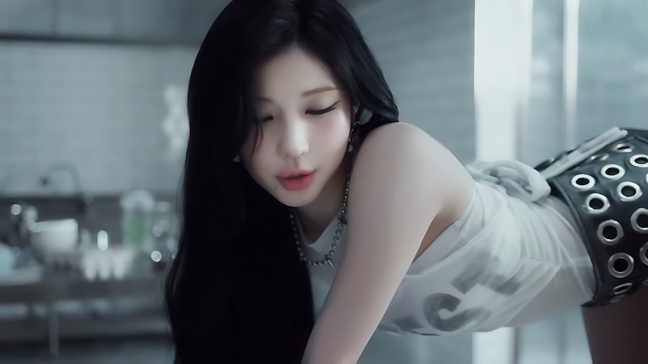 BABYMONSTER - 'SUGAR HONEY ICE TEA' M/V