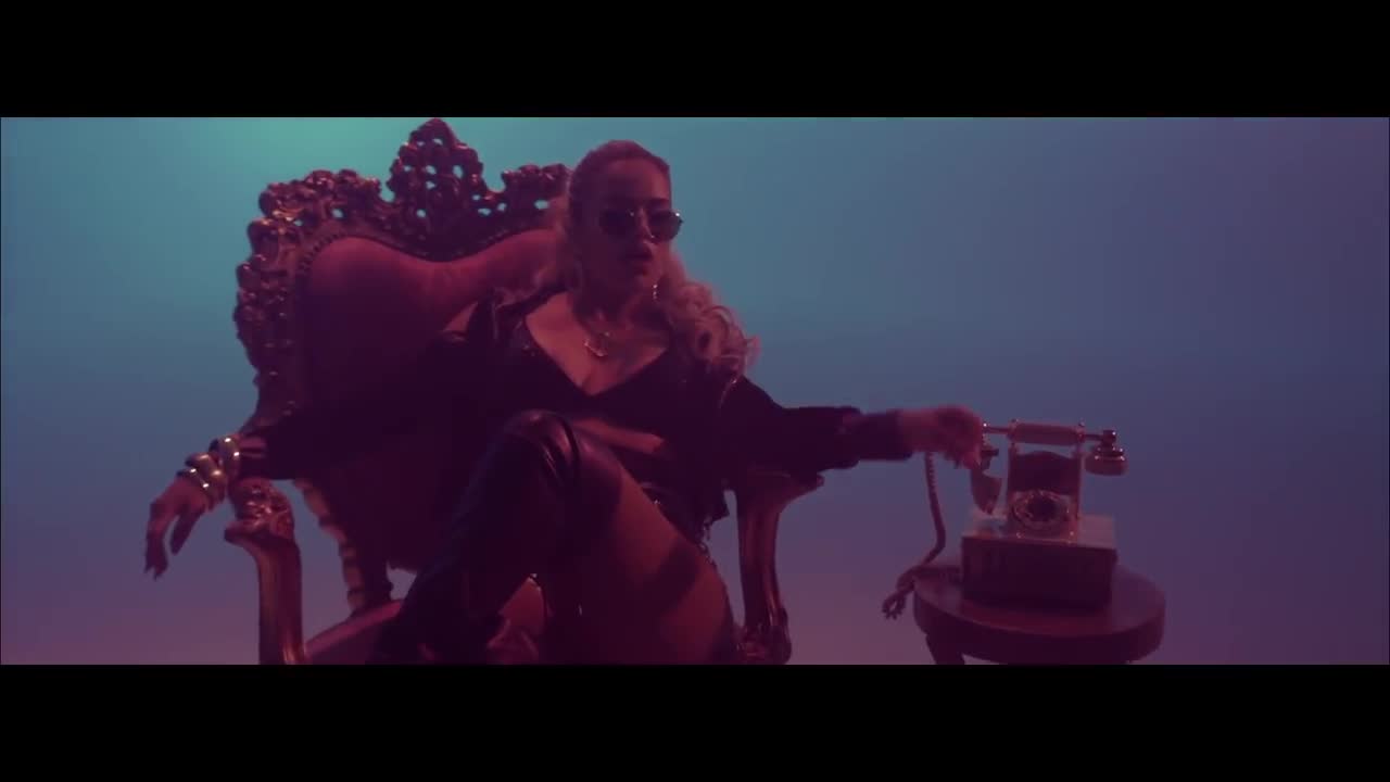 Bad Bunny - Ahora Me Llama