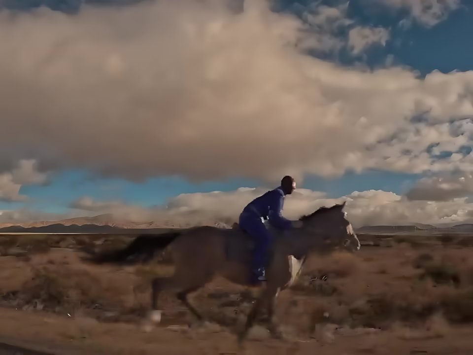 Bad Bunny - NADIE SABE