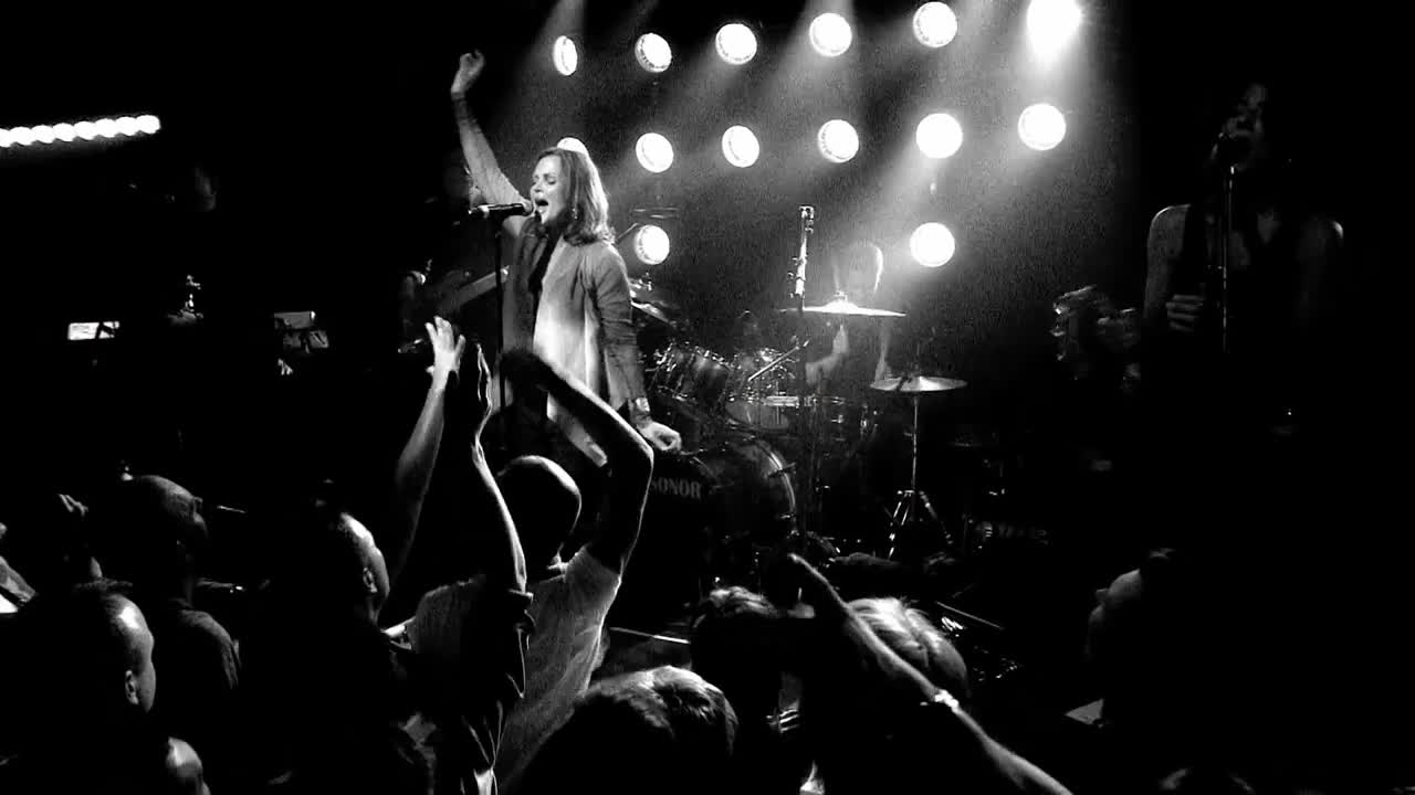 Belinda Carlisle - Sun