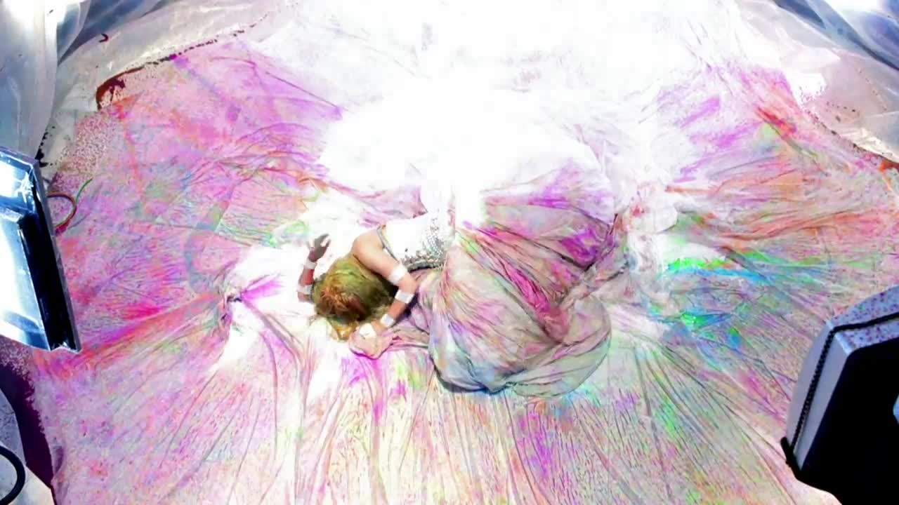 Britney Spears - Hold It Against Me