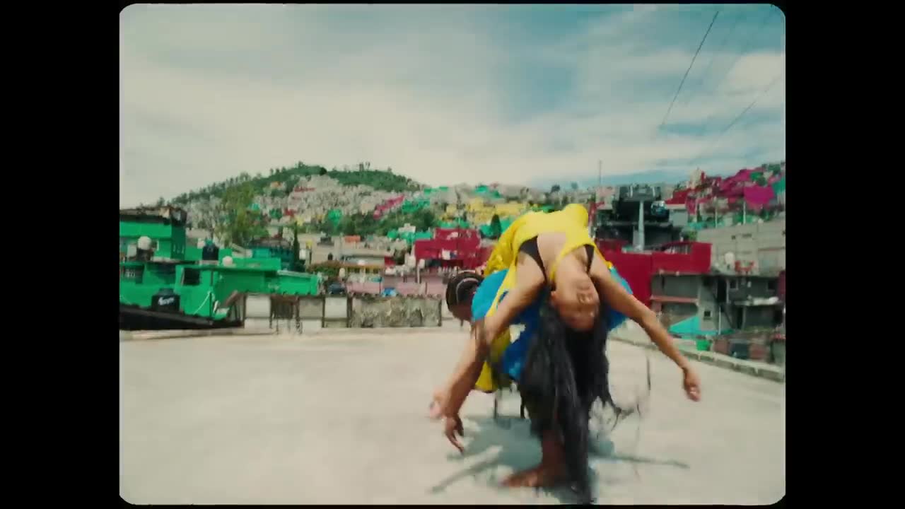 Britney Spears - Hold Me Closer