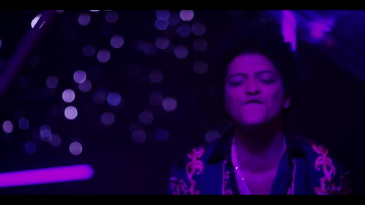 Bruno Mars - Versace on the Floor