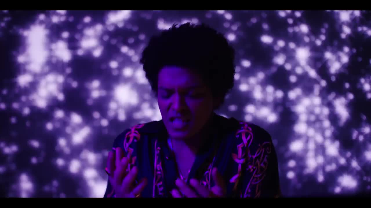 Bruno Mars - Versace on the Floor