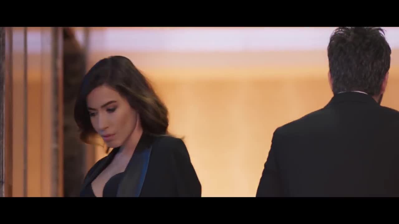 Burcu Güneş - Yakın Mesafe