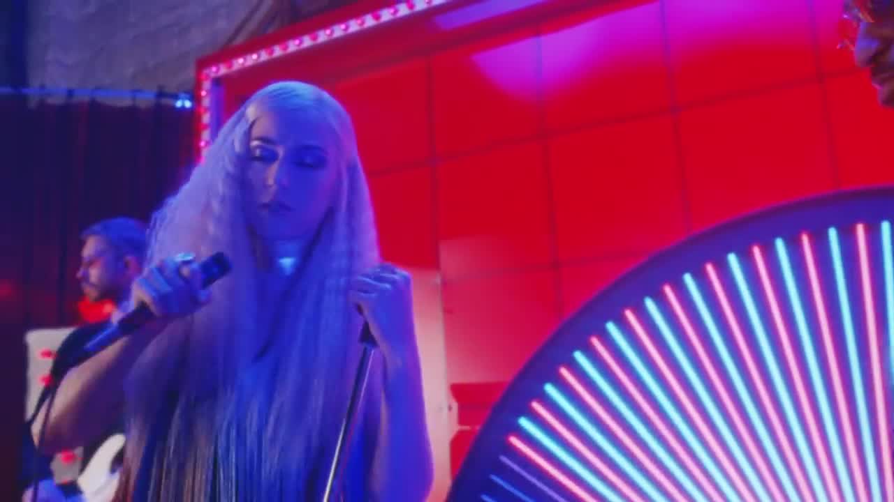 Calvin Harris - Feels So Close