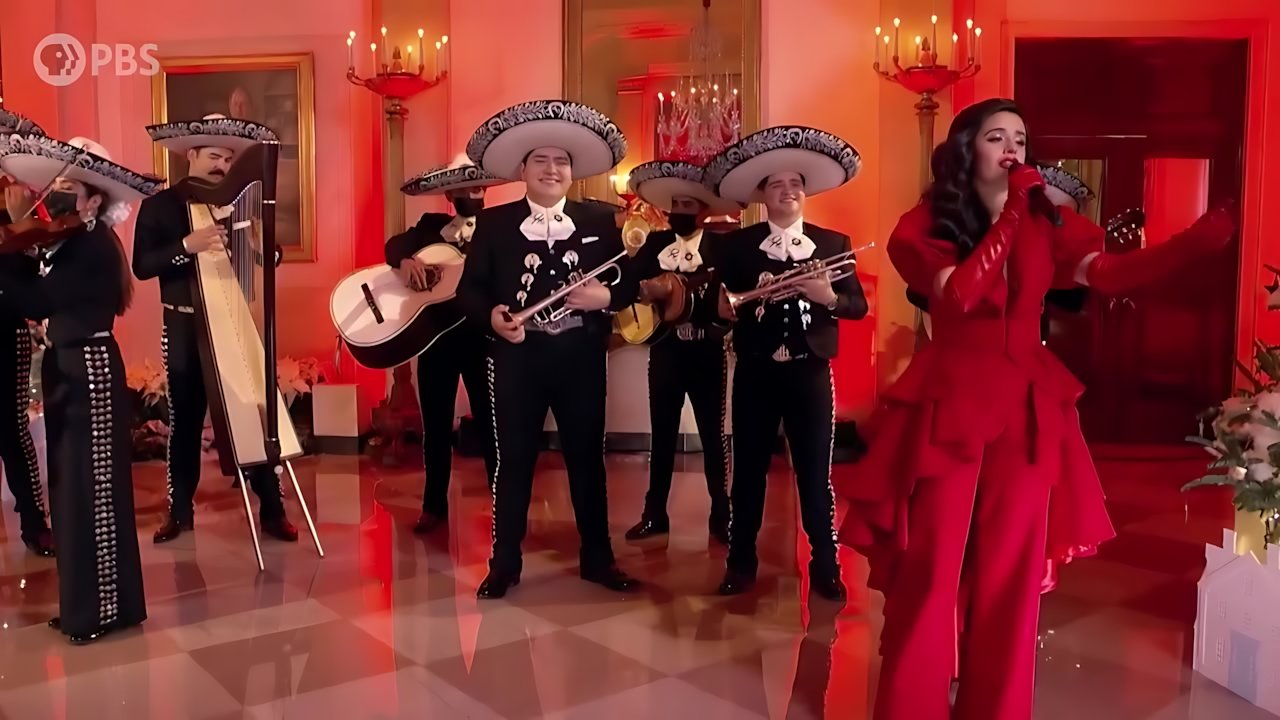 Camila Cabello - I'll Be Home for Christmas