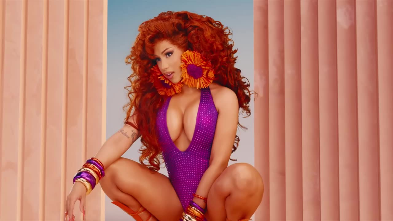 Cardi B - Bongos (feat. Megan Thee Stallion)
