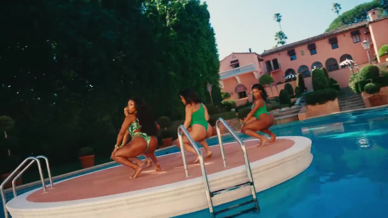 Cardi B - Bongos (feat. Megan Thee Stallion)