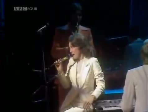 Carpenters - I Need to Be in Love