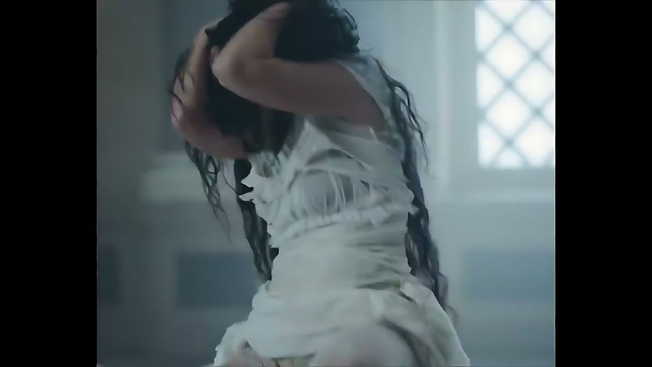 Charli xcx - Chains of Love