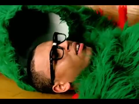 Chris Brown - Kiss Kiss