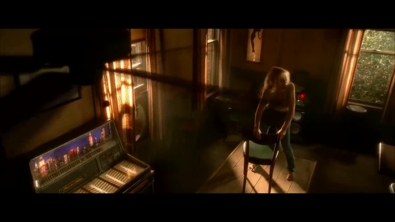 Christina Aguilera - Something’s Got a Hold on Me