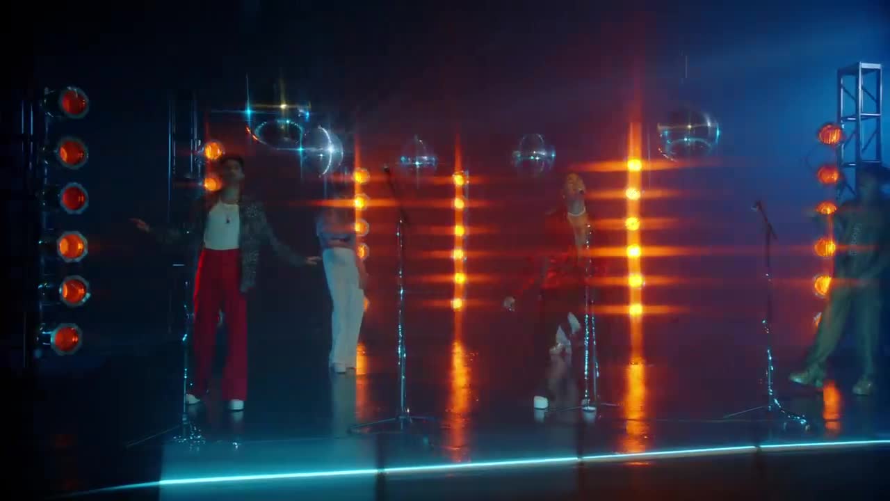 CNCO - Un beso