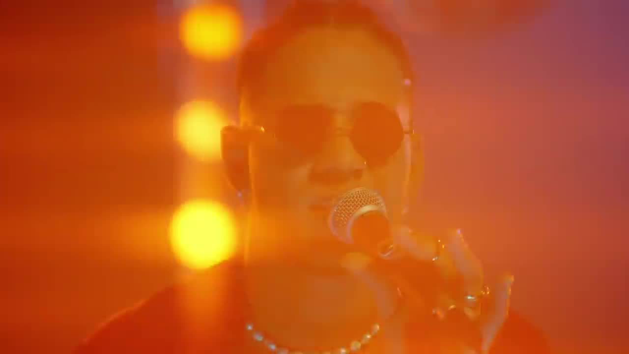 CNCO - Un beso
