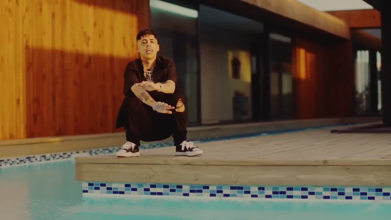 Cris MJ - Gata Only