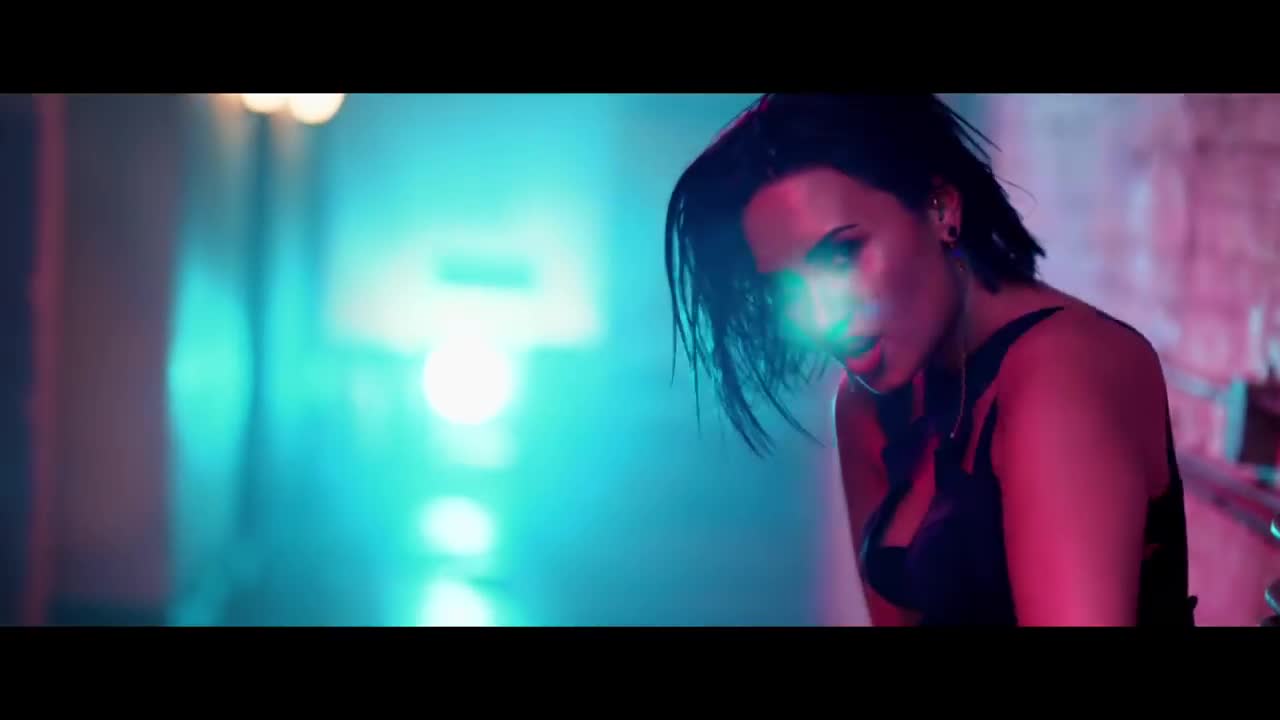 Demi Lovato - Cool for the Summer