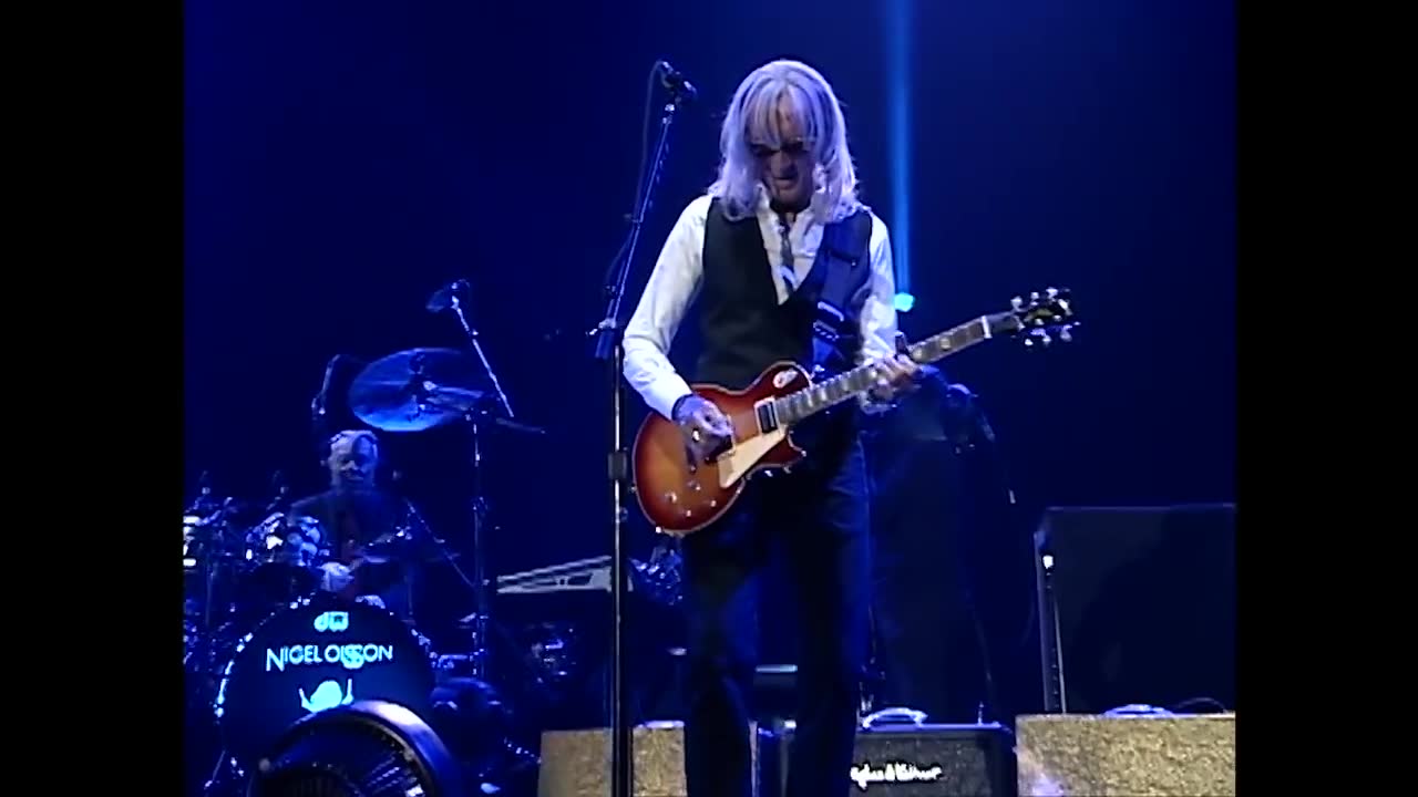 Elton John - All the Girls Love Alice