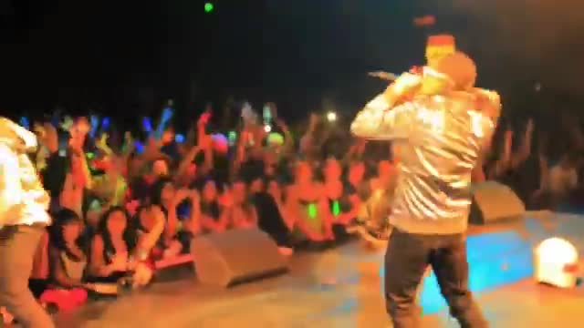 Far East Movement - Girls on the Dance Floor