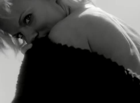 Geri Halliwell - Calling