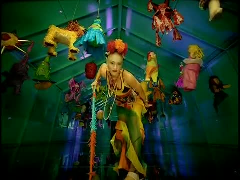 Gwen Stefani - Luxurious
