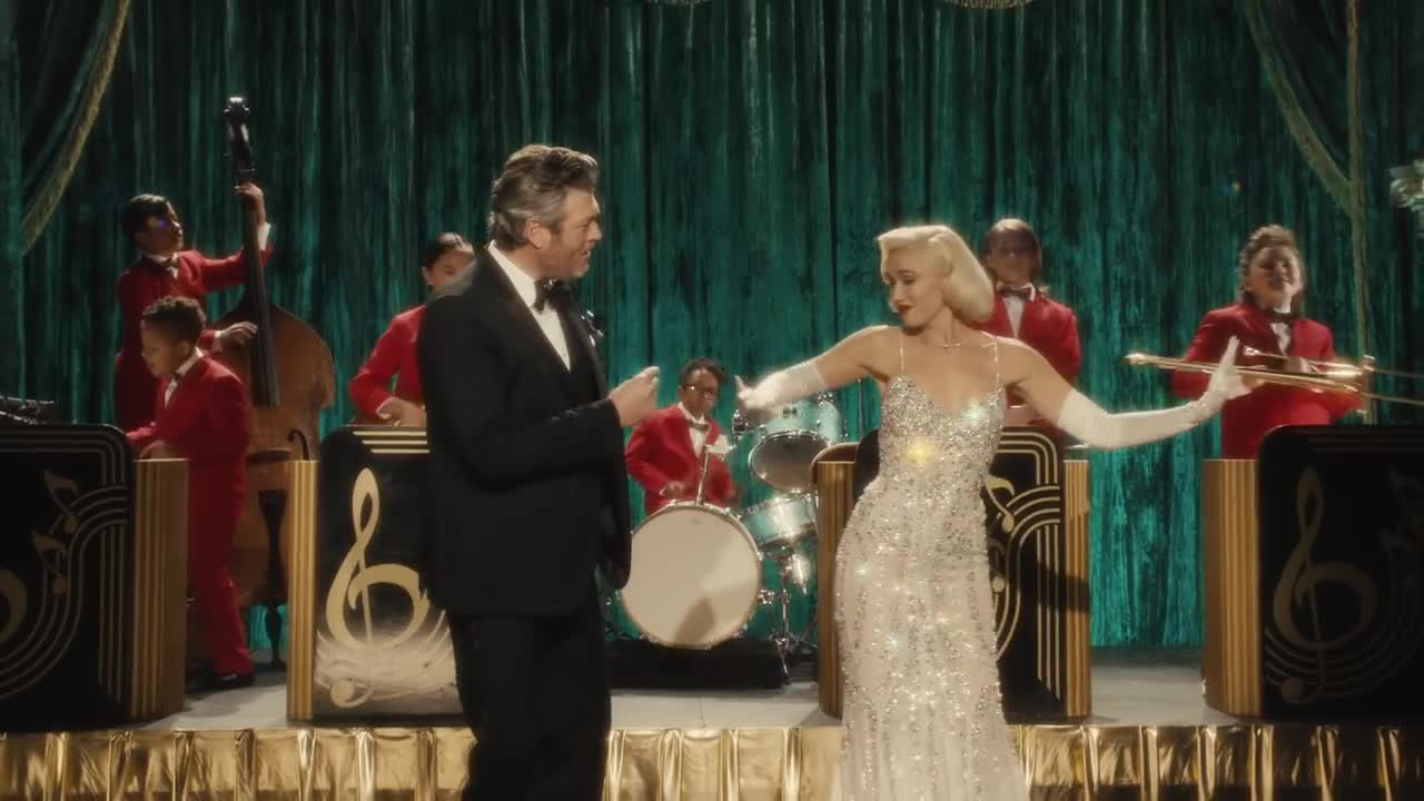 Gwen Stefani - You Make It Feel Like Christmas