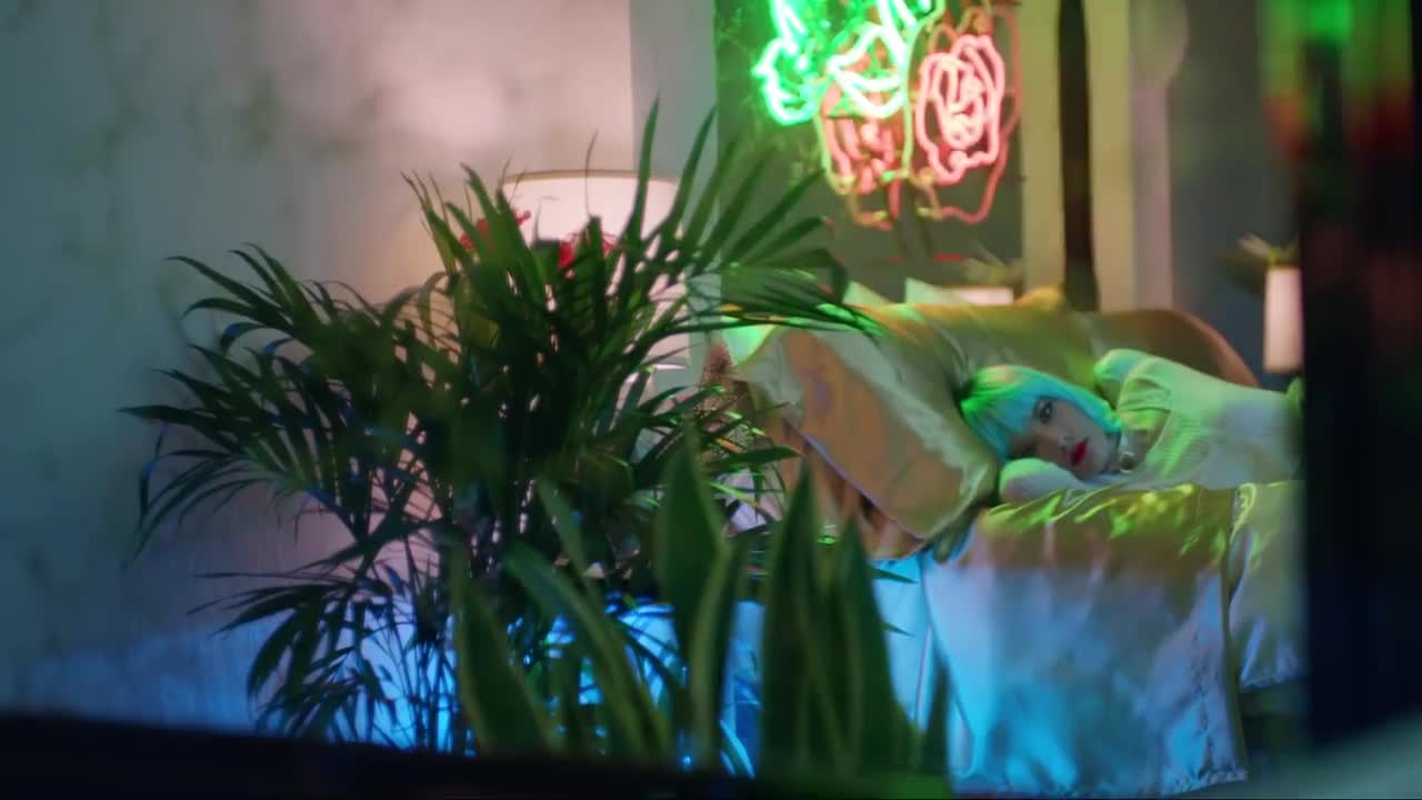 Halsey - Ghost