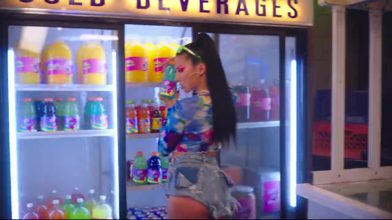 Iggy Azalea - Sip It