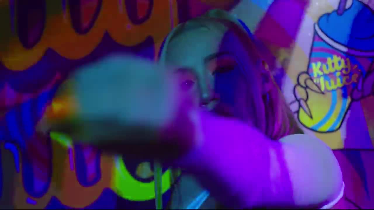 Iggy Azalea - Sip It