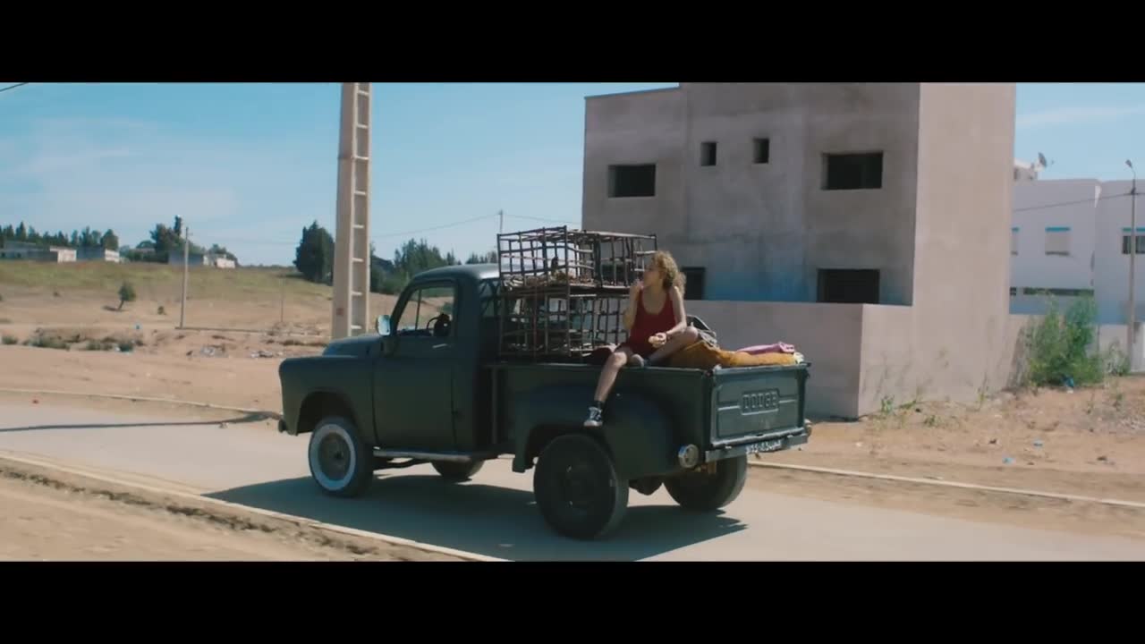 Izzy Bizu - White Tiger