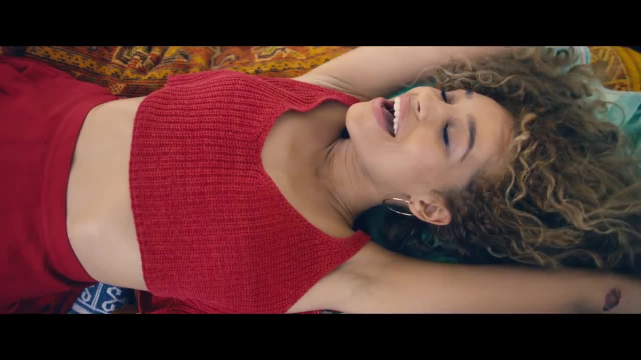 Izzy Bizu - White Tiger