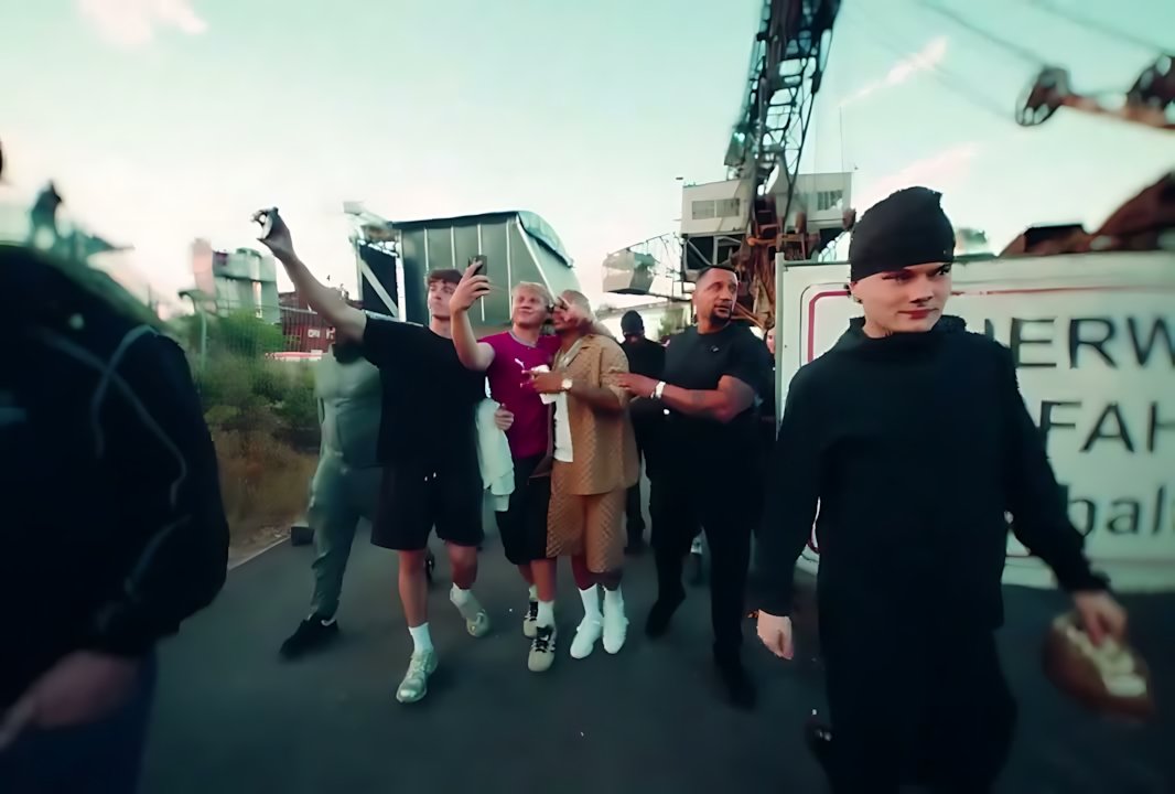 Jazeek - Gimme Luv