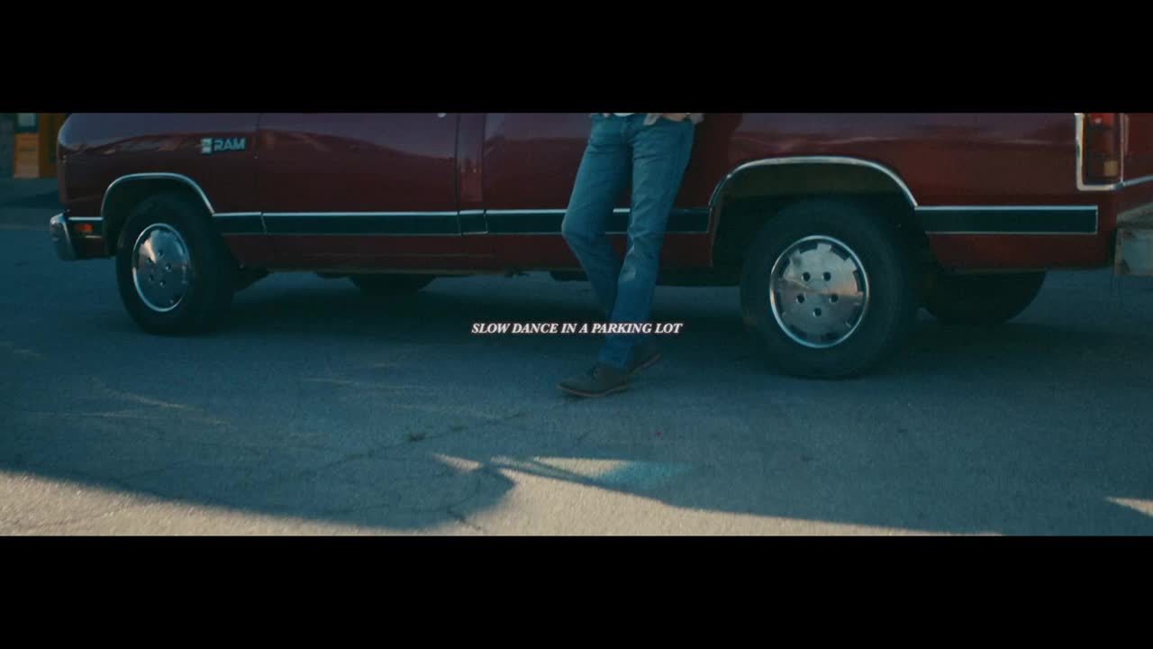 Jordan Davis - Slow Dance in a Parking Lot
