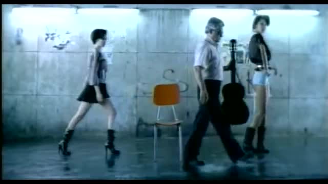 Juanes - La camisa negra