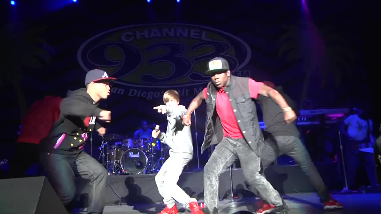 Justin Bieber - Love Me