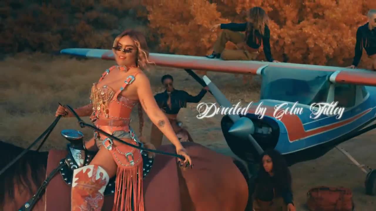 KAROL G - BICHOTA