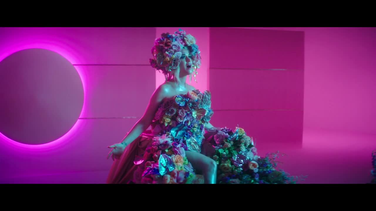 Katy Perry - Never Worn White