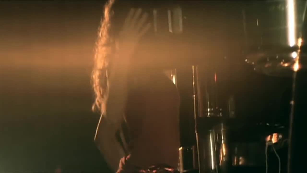 Kylie Minogue - Red Blooded Woman