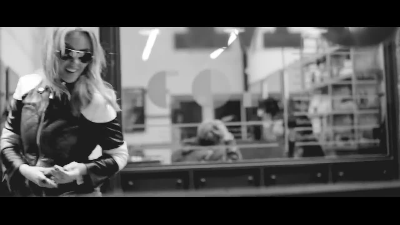 Kylie Minogue - Timebomb